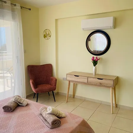 Nissi Sunny Cozy Apartamento *