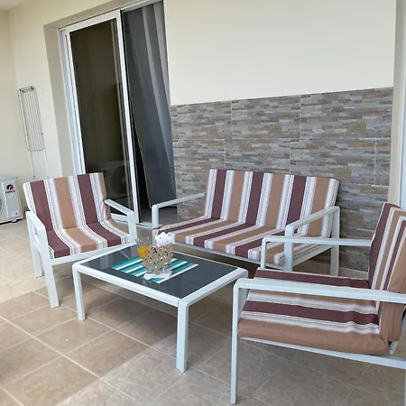 Nissi Sunny Cozy * 圣纳帕