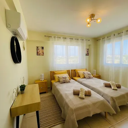 Nissi Elena Sunny Cozy Apartment
