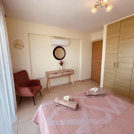 Nissi Sunny Cozy Appartement *